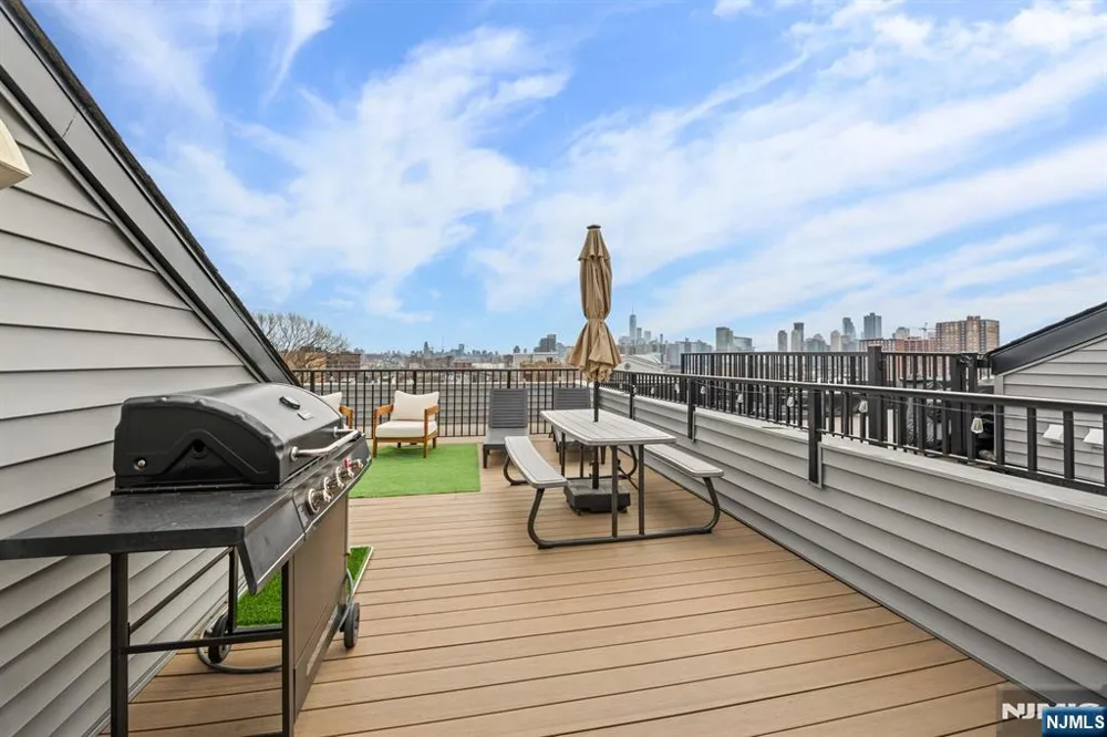 339 Palisade Avenue C Jersey City, NJ 07307