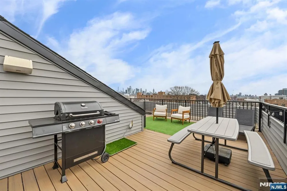339 Palisade Avenue C Jersey City, NJ 07307