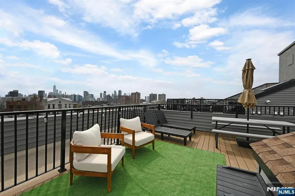339 Palisade Avenue C Jersey City, NJ 07307
