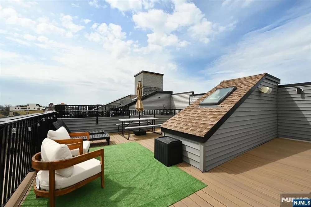339 Palisade Avenue C Jersey City, NJ 07307