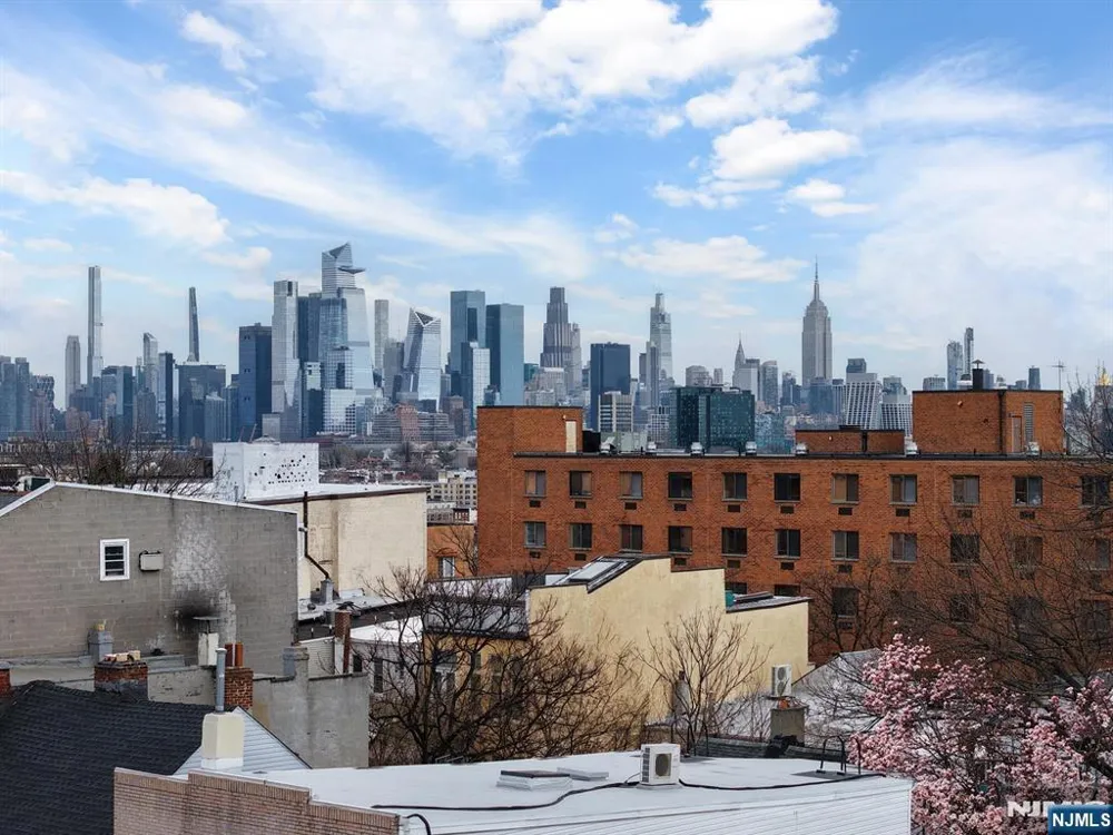 339 Palisade Avenue C Jersey City, NJ 07307