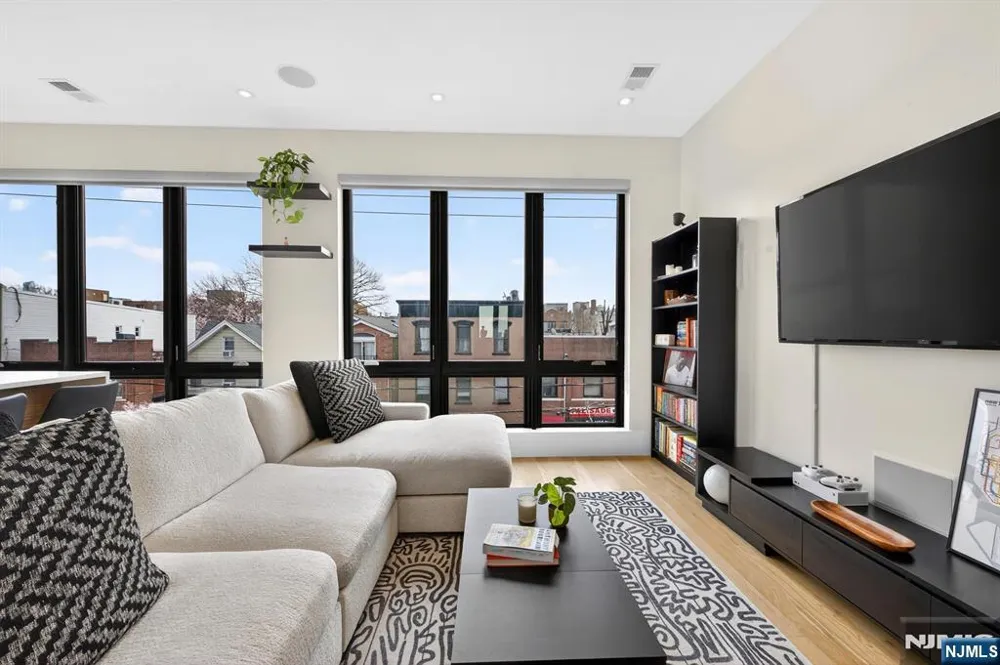 339 Palisade Avenue C Jersey City, NJ 07307