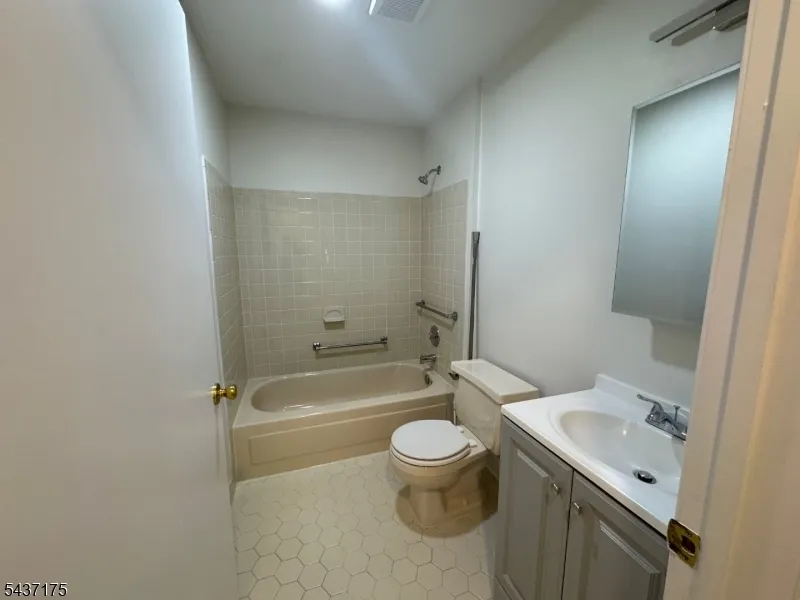 7 Sheffield Ct #7 Unit 7 North Brunswick, NJ 08902