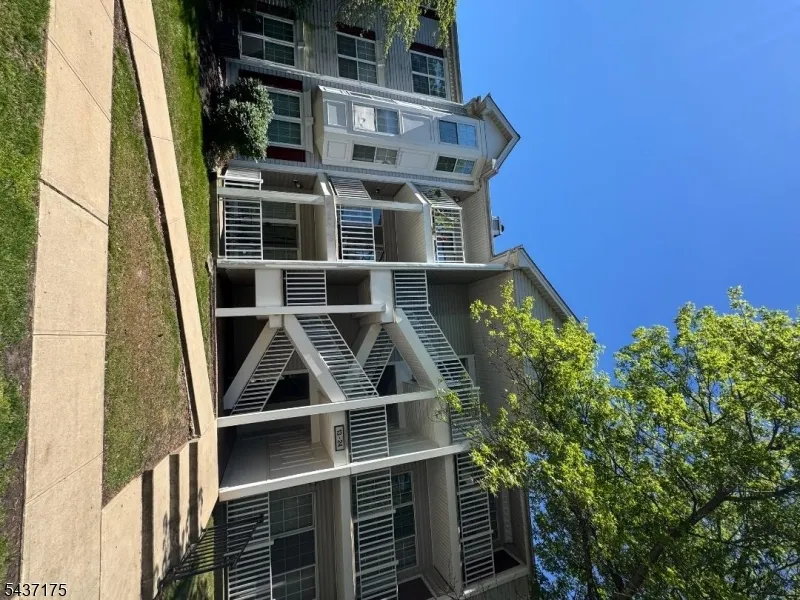 7 Sheffield Ct #7 Unit 7 North Brunswick, NJ 08902