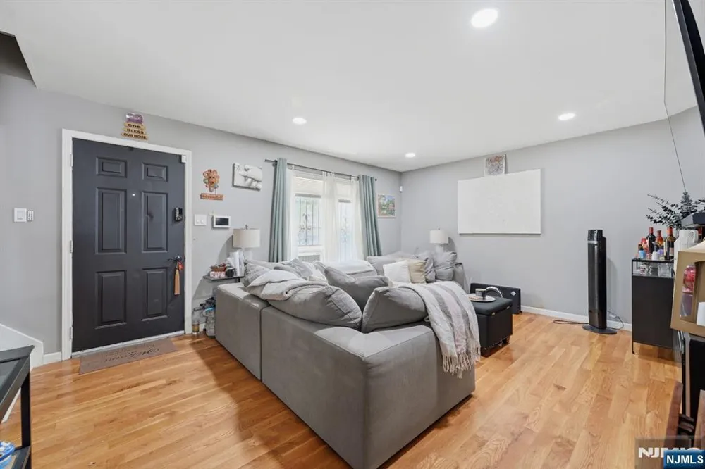 312 Littleton Avenue 804 Newark, NJ 07103