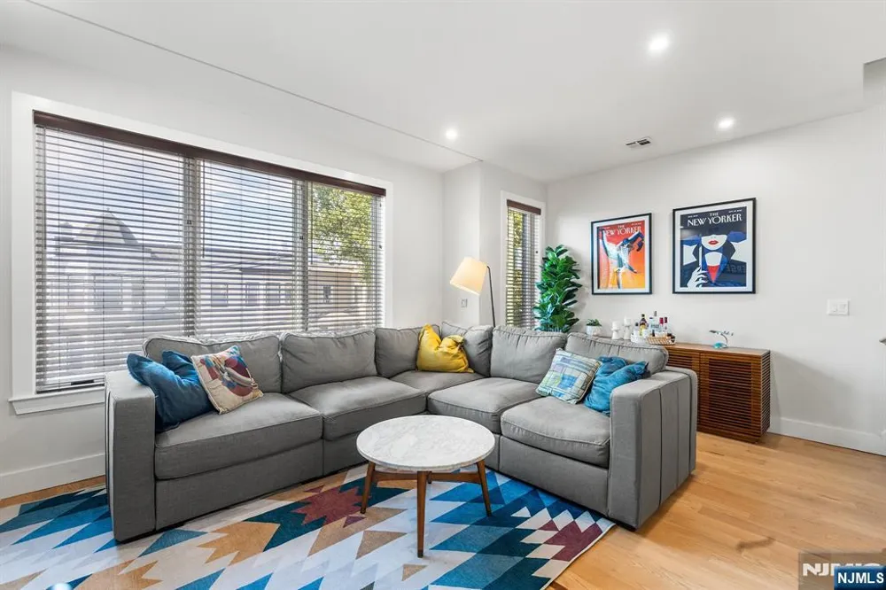 36 Lincoln Street 2 Jersey City, NJ 07307