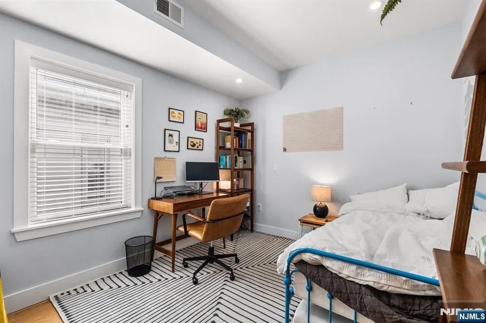 36 Lincoln Street 2 Jersey City, NJ 07307