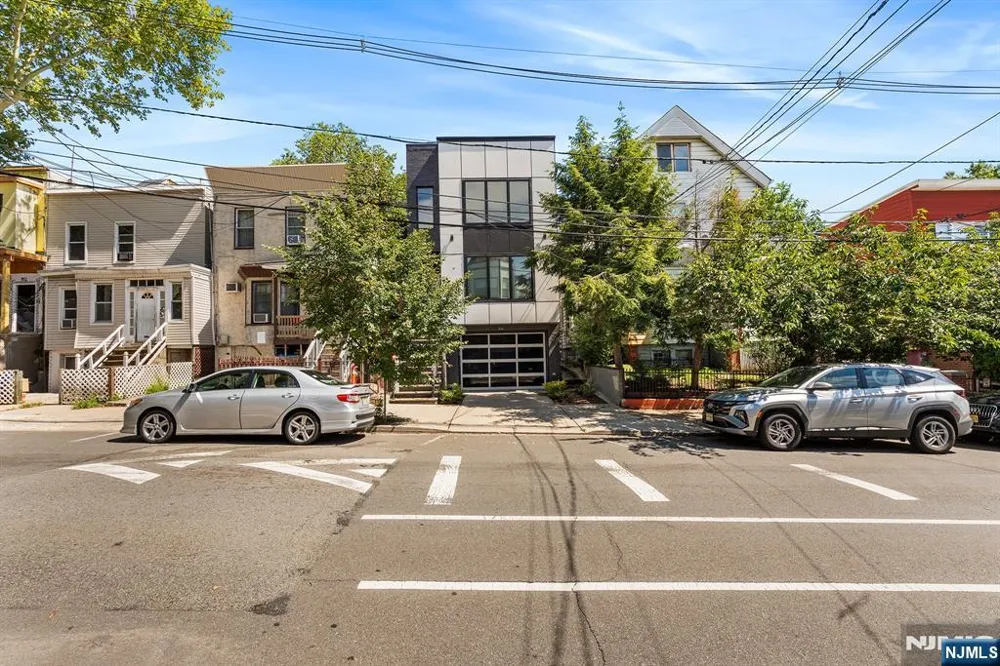 36 Lincoln Street 2 Jersey City, NJ 07307
