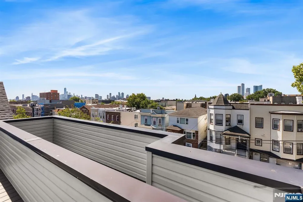 36 Lincoln Street 2 Jersey City, NJ 07307