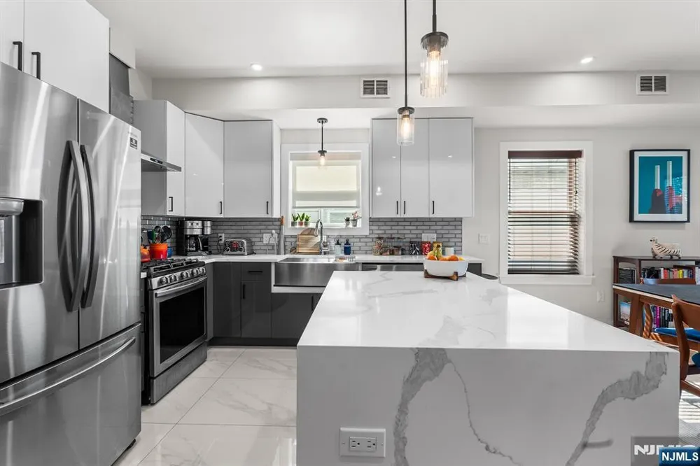 36 Lincoln Street 2 Jersey City, NJ 07307