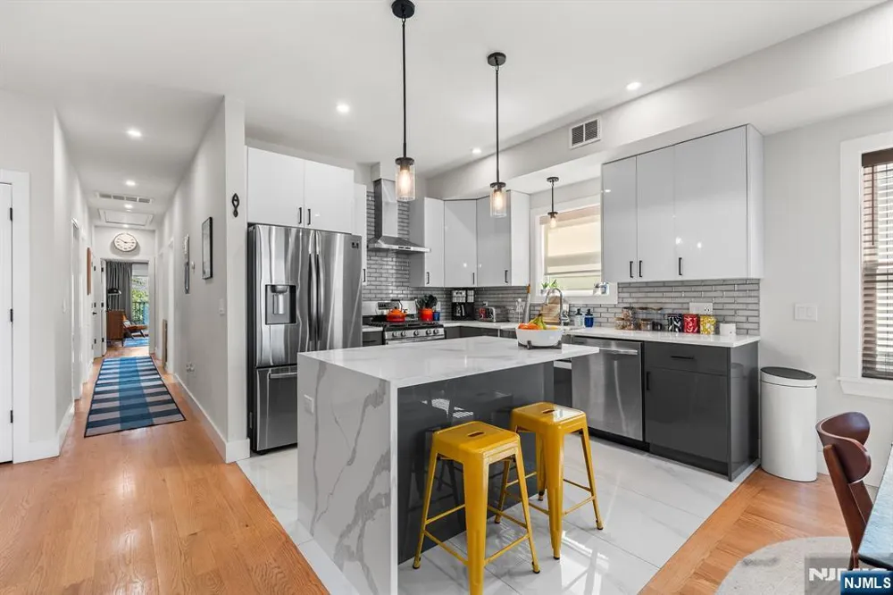 36 Lincoln Street 2 Jersey City, NJ 07307