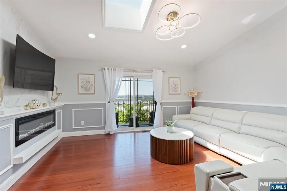 6501 Liberty Avenue F5 North Bergen, NJ 07047