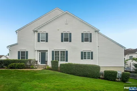 2 Constitution Lane 1501