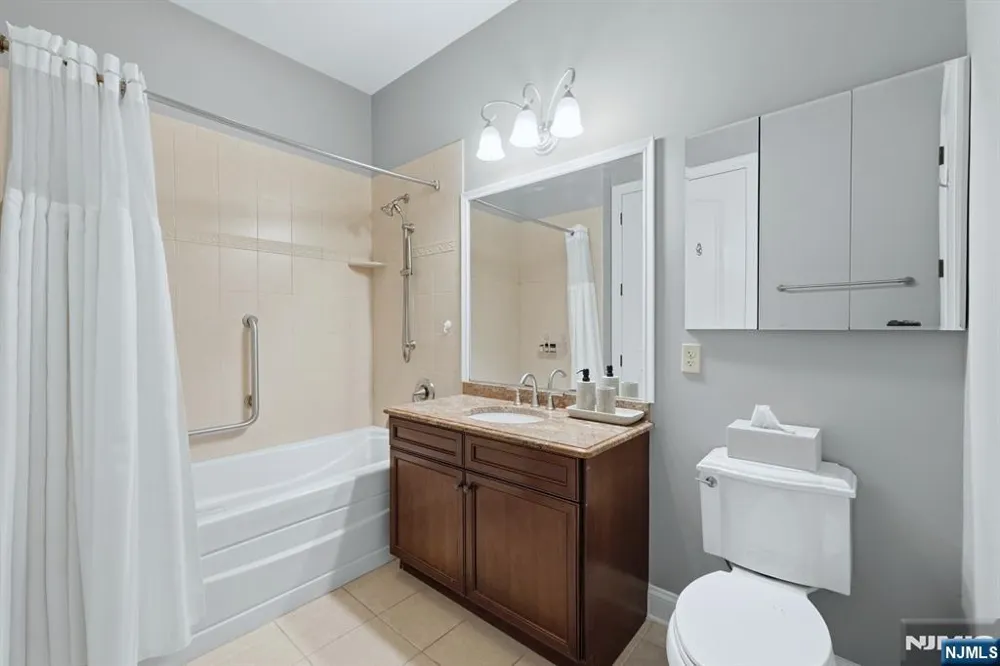 3315 The Plaza Tenafly, NJ 07670