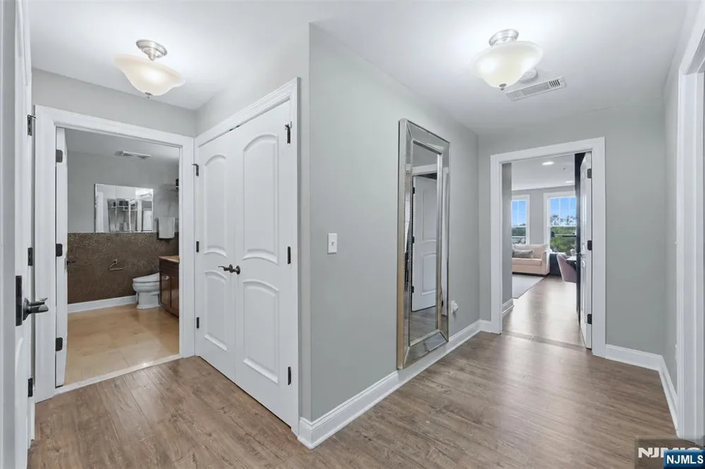 3315 The Plaza Tenafly, NJ 07670