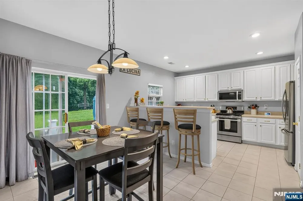 252 Ridge Drive Pompton Lakes, NJ 07442