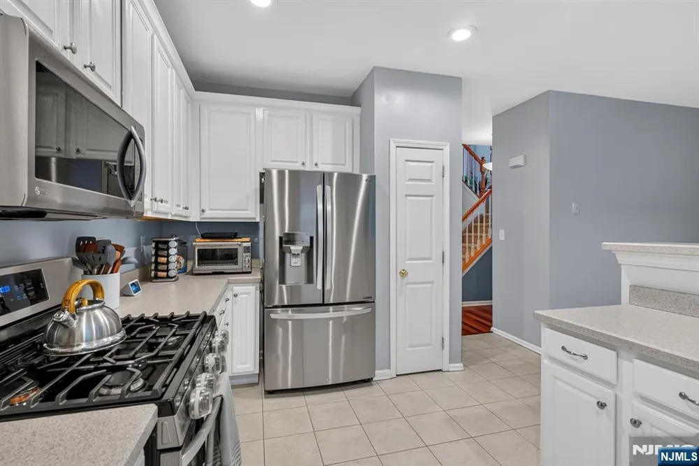 252 Ridge Drive Pompton Lakes, NJ 07442
