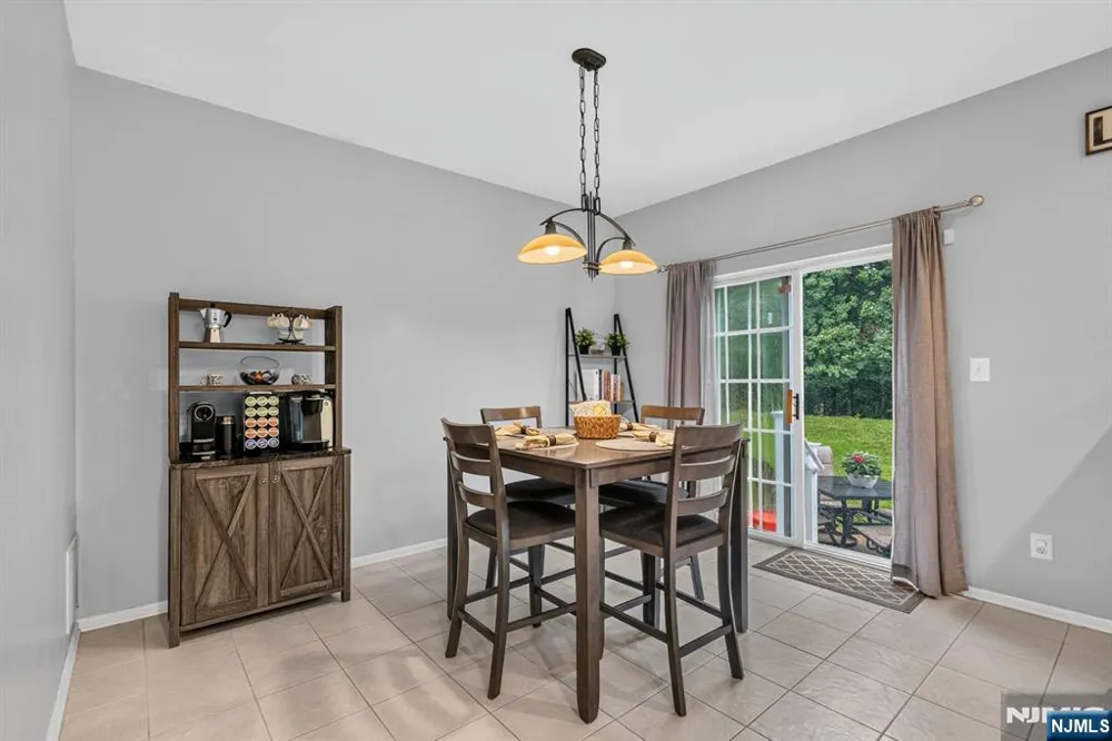 252 Ridge Drive Pompton Lakes, NJ 07442