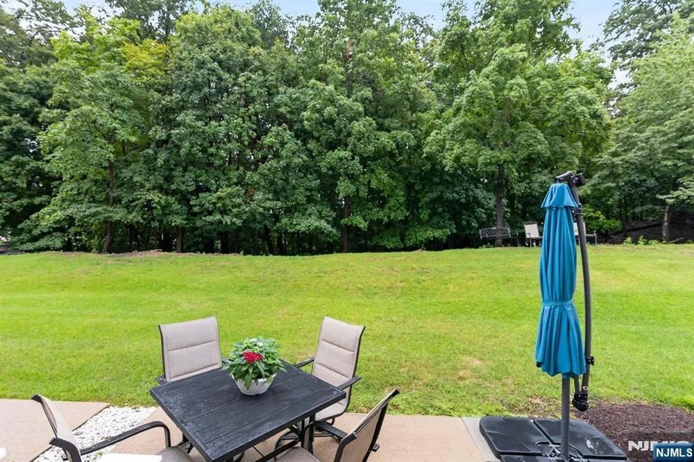 252 Ridge Drive Pompton Lakes, NJ 07442