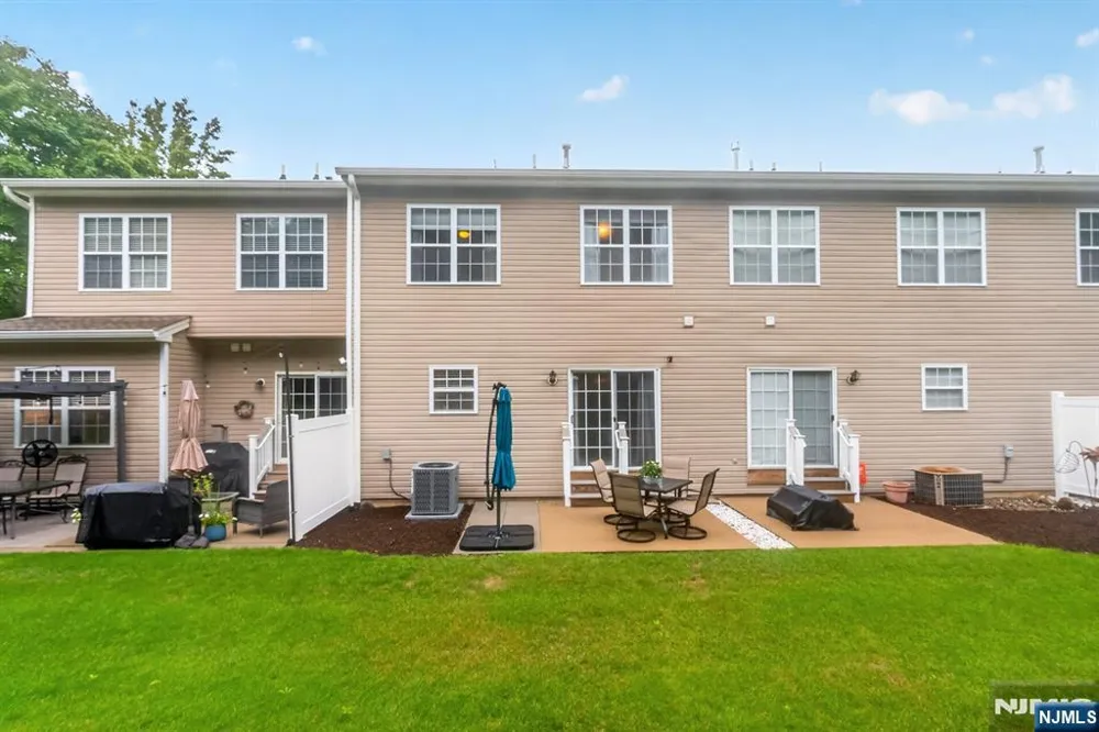 252 Ridge Drive Pompton Lakes, NJ 07442