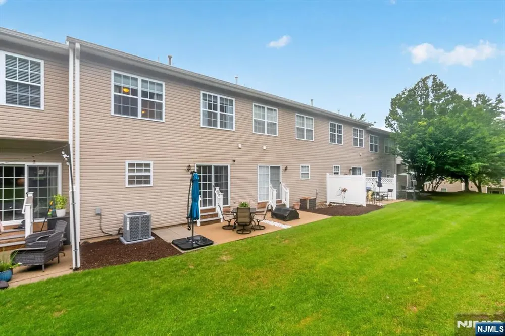 252 Ridge Drive Pompton Lakes, NJ 07442