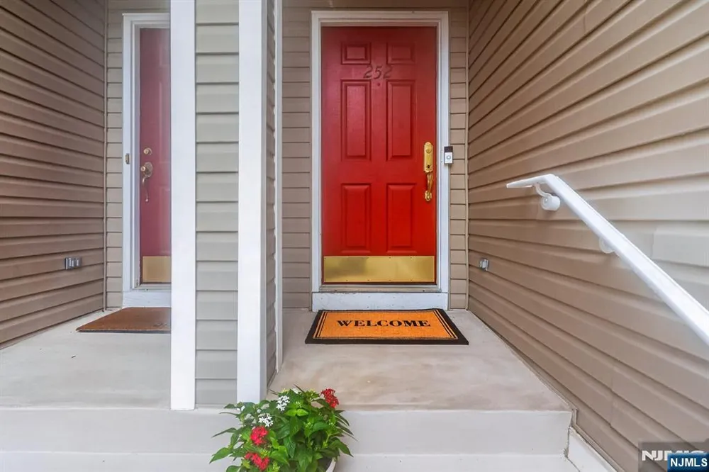 252 Ridge Drive Pompton Lakes, NJ 07442