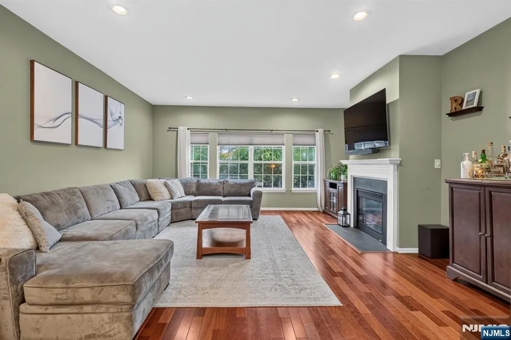 252 Ridge Drive Pompton Lakes, NJ 07442