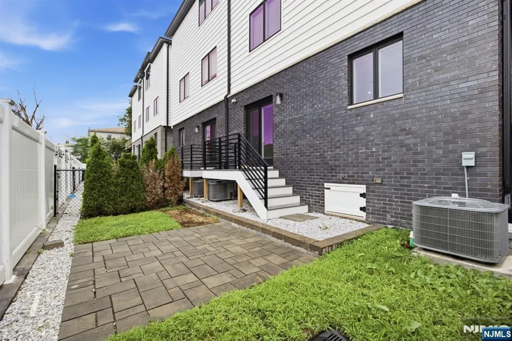 313 8th Street 1 Fairview, NJ 07022