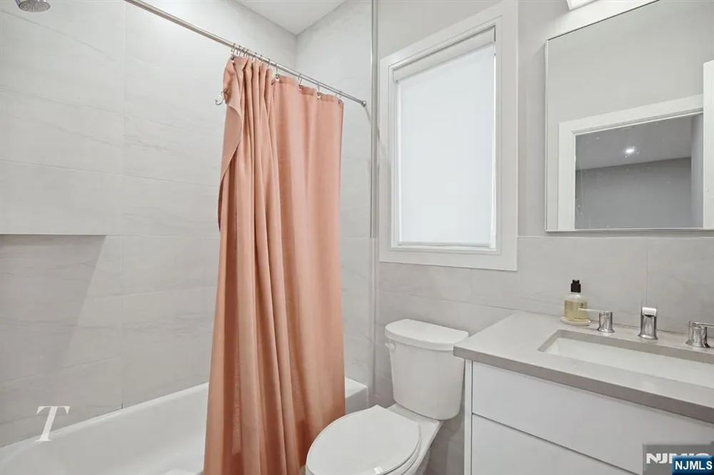 313 8th Street 1 Fairview, NJ 07022