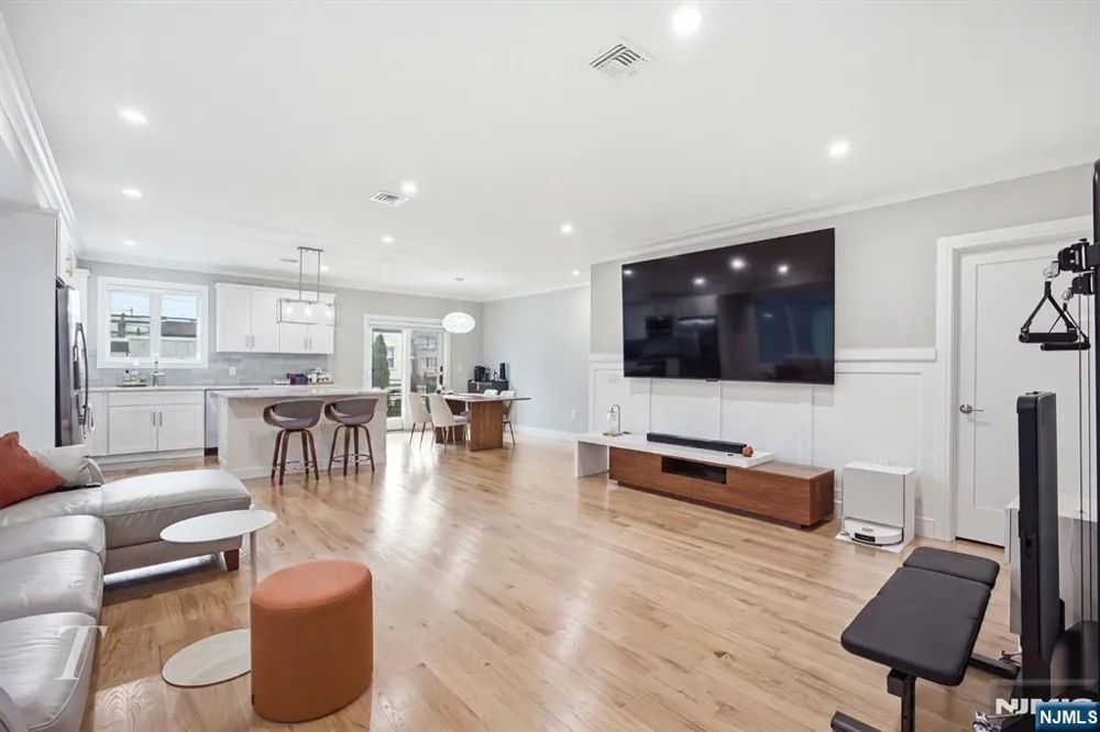 313 8th Street 1 Fairview, NJ 07022