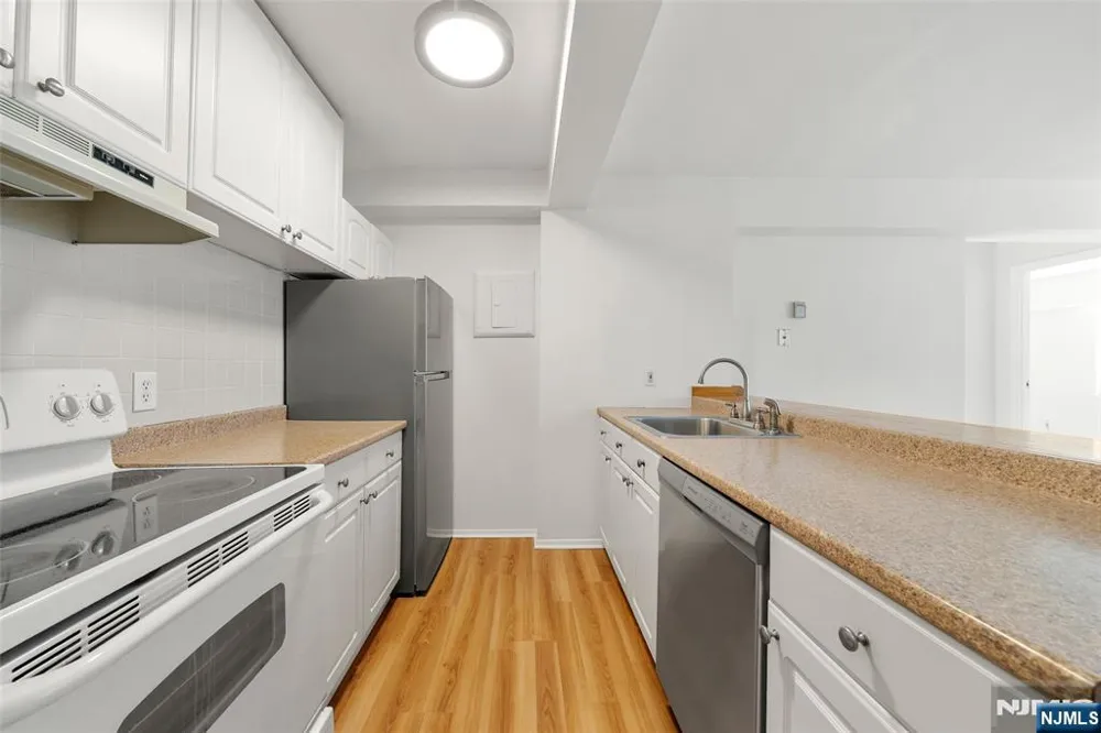 333 Grand Avenue 2N Palisades Park, NJ 07650