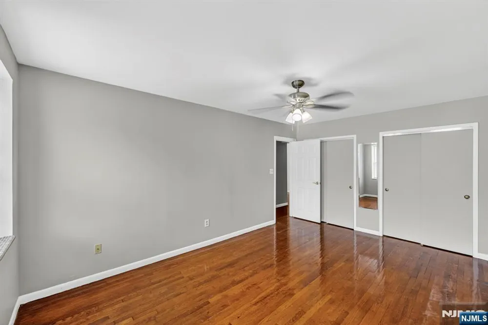 19 Lyons 204 Newark, NJ 07112