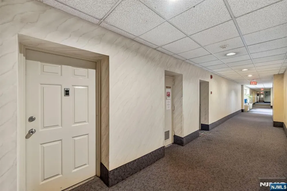 19 Lyons 204 Newark, NJ 07112
