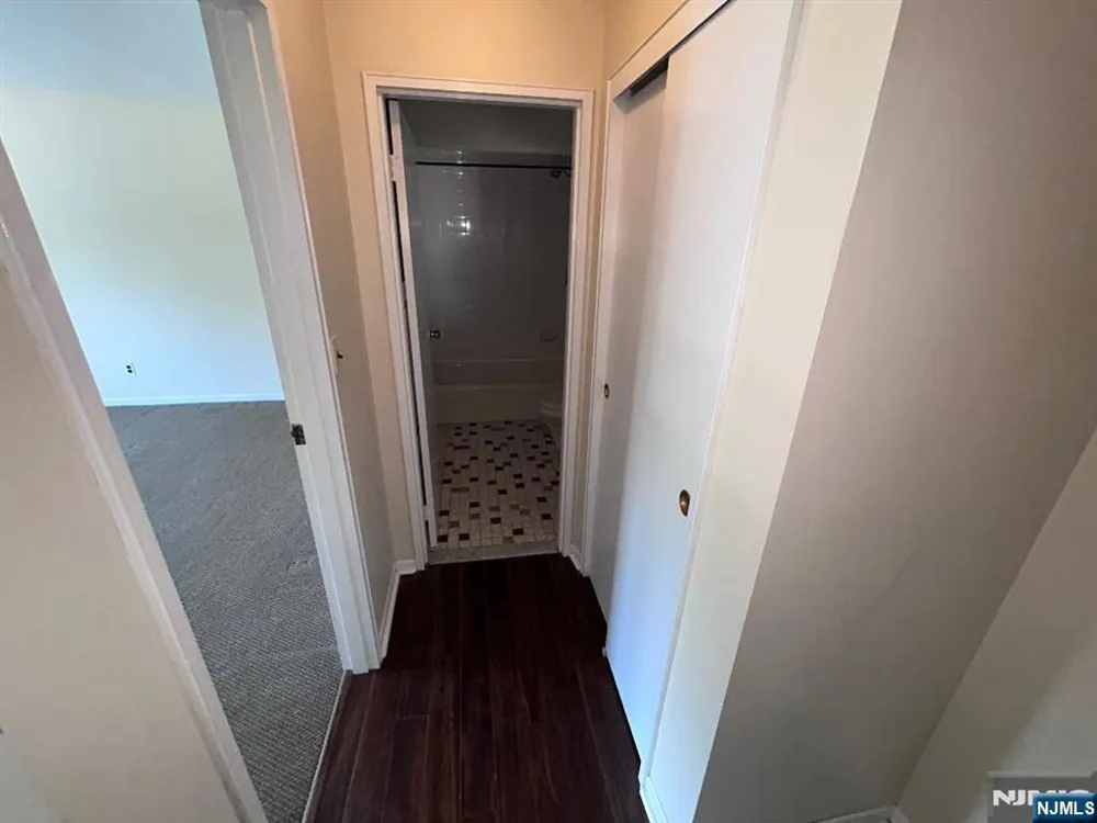168 Diamond Bridge Avenue 1 Hawthorne, NJ 07506