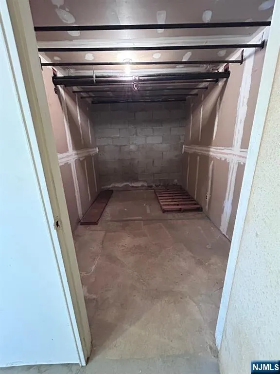 168 Diamond Bridge Avenue 1 Hawthorne, NJ 07506