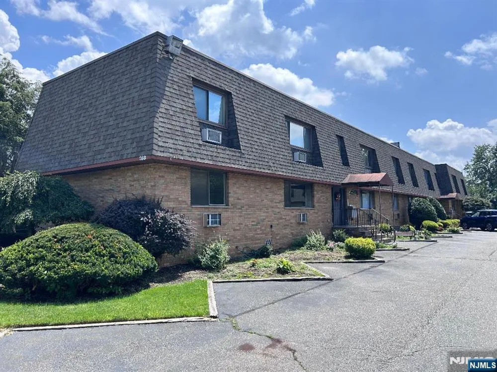 168 Diamond Bridge Avenue 1 Hawthorne, NJ 07506