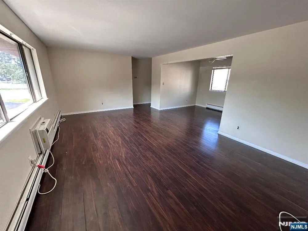 168 Diamond Bridge Avenue 1 Hawthorne, NJ 07506