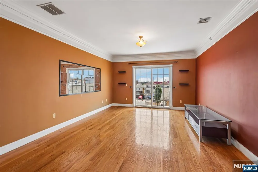 411-419 Chestnut 3 B Newark, NJ 07105