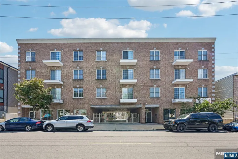 411-419 Chestnut 3 B Newark, NJ 07105