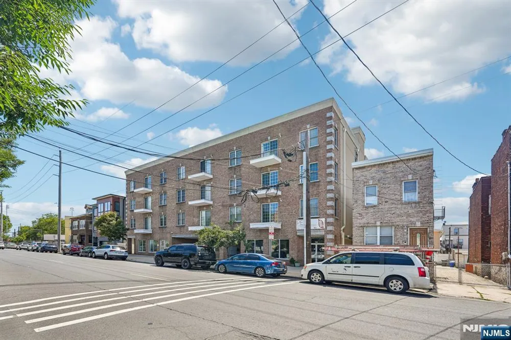 411-419 Chestnut 3 B Newark, NJ 07105