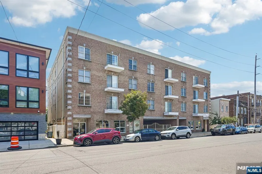 411-419 Chestnut 3 B Newark, NJ 07105