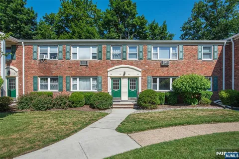 59 Roseland Avenue 23
