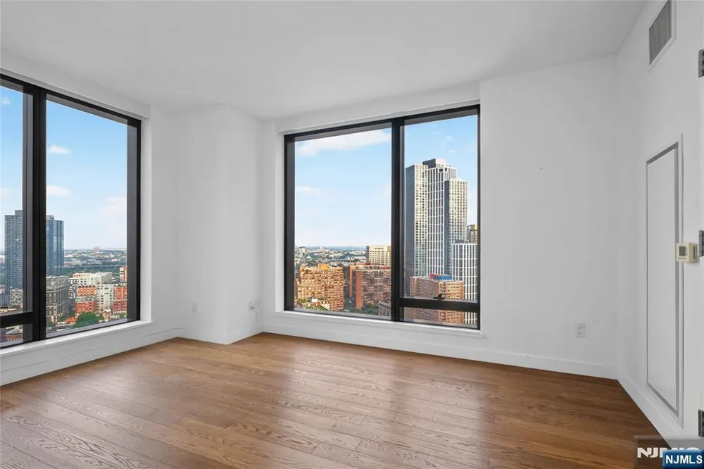 99 Hudson Street 2811 Jersey City, NJ 07302