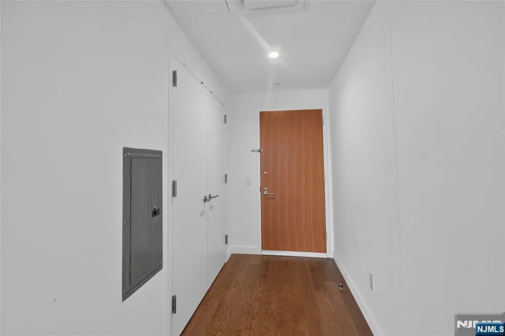 99 Hudson Street 2811 Jersey City, NJ 07302