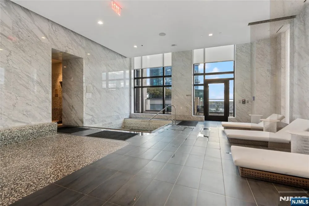 99 Hudson Street 2811 Jersey City, NJ 07302