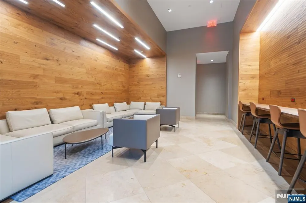 99 Hudson Street 2811 Jersey City, NJ 07302