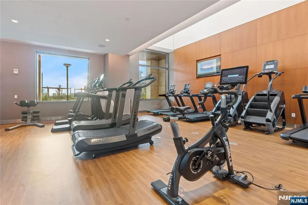 99 Hudson Street 2811 Jersey City, NJ 07302