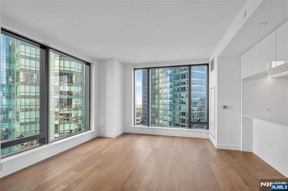 99 Hudson Street 2811 Jersey City, NJ 07302