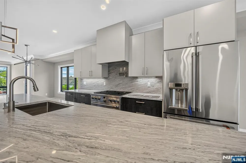 156 Morningside Lane A Palisades Park, NJ 07650