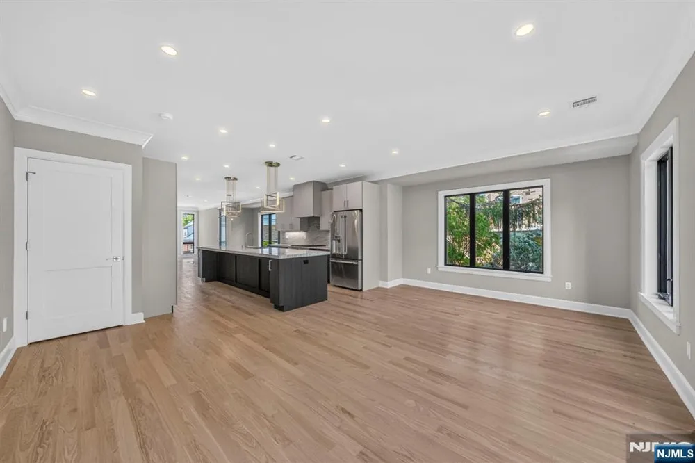 156 Morningside Lane A Palisades Park, NJ 07650